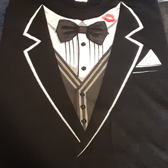 T Shirt - Picture 3 of 4